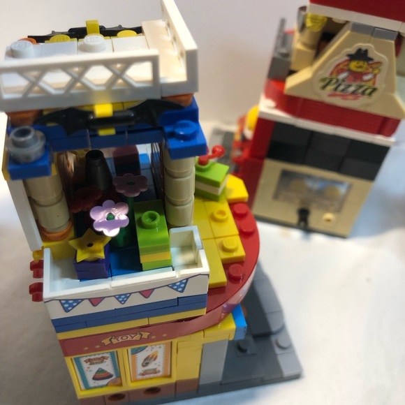 Building Block Sets as is no instructions extra pieces included - Picture 8 of 13